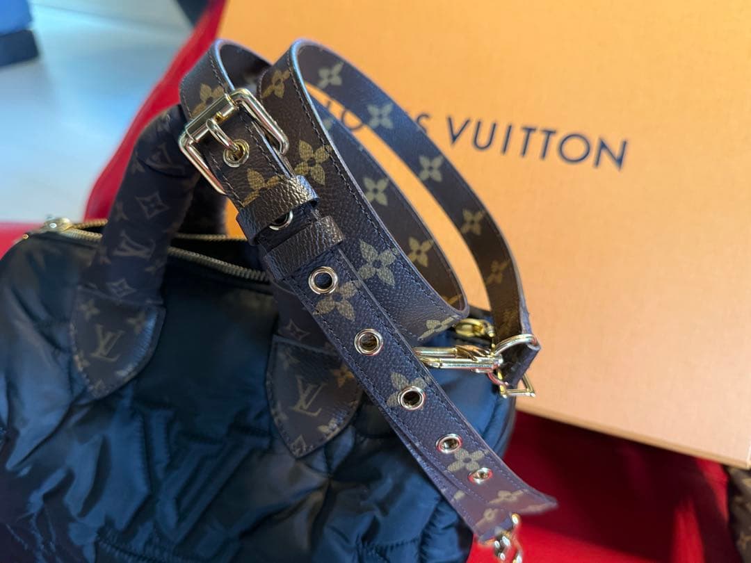 LOUIS VUITTON ブラックナイロンピローボストンバッグ