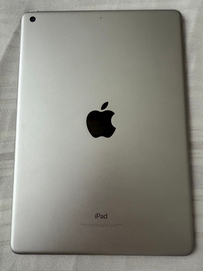 Apple iPad 第6世代 WIFIモデル 32GB スペースグレー