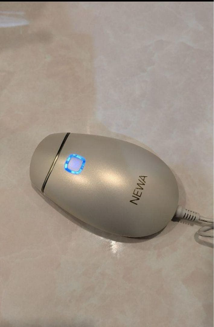 NEWAリフト 美顔器 シャンパンゴールド