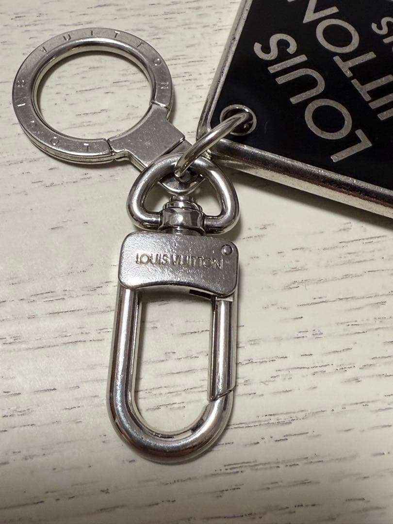 LOUIS VUITTON キーリング　キーホルダー　黒/シルバー