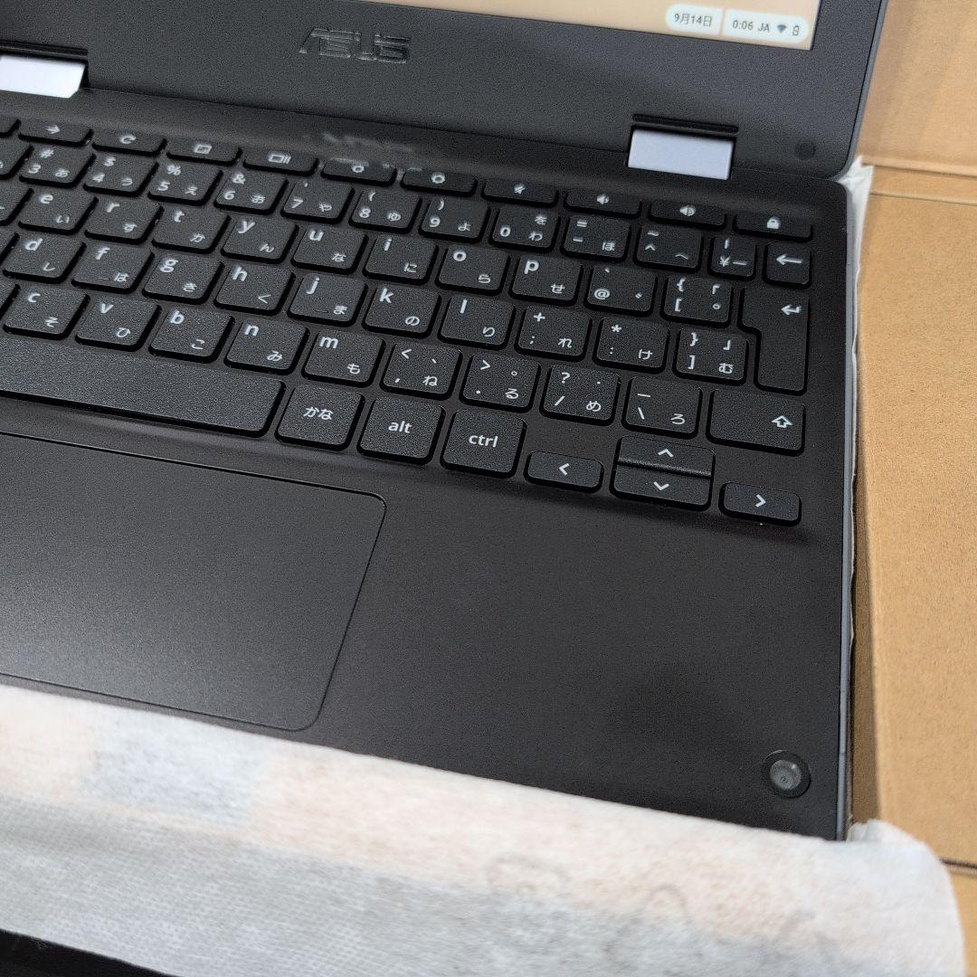 Chromebook　C214MA 登録のみほぼ未使用品 J