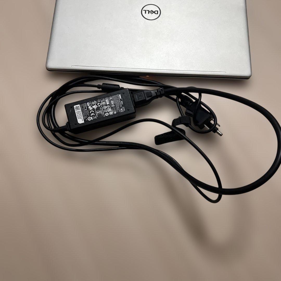 Windowsノート本体 DELL Inspiron 13 7380 / i5-8265U / 8GB