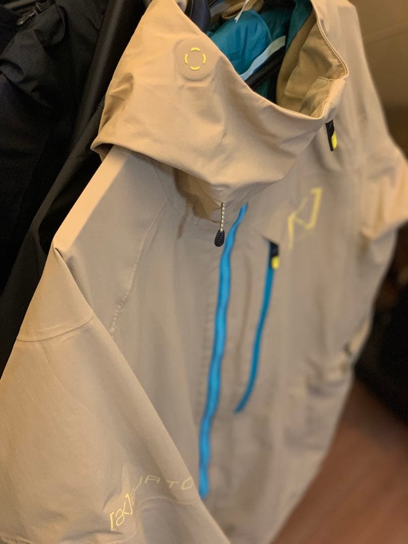 美品BURTON ak gore-tax Jacket