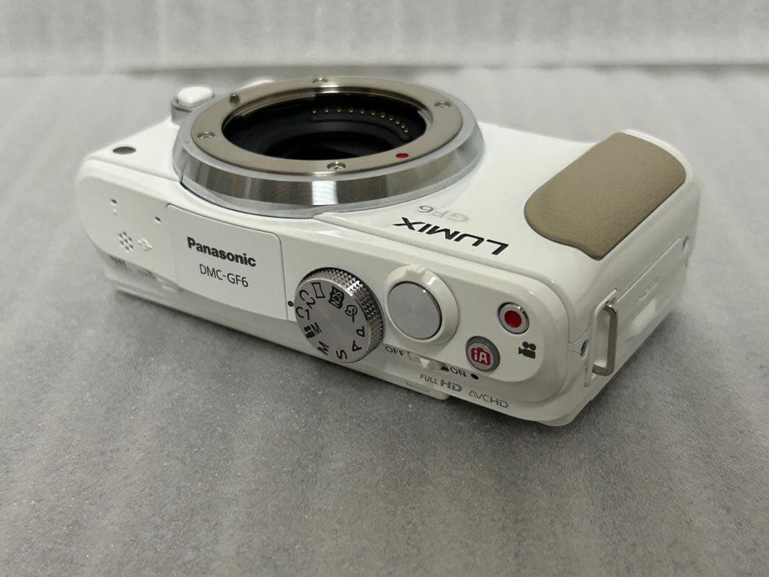LUMIX DMC-GF6 ホワイト 充電器付き　252