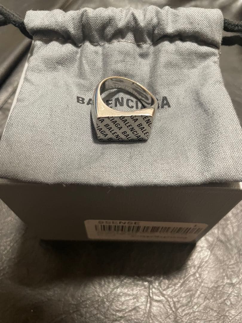 バレンシアガリング