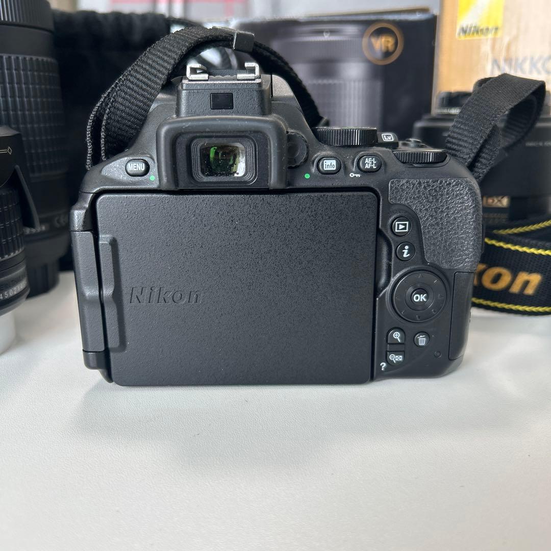 Nikon D5600 ダブルズームキット NIKKOR マイクロレンズ