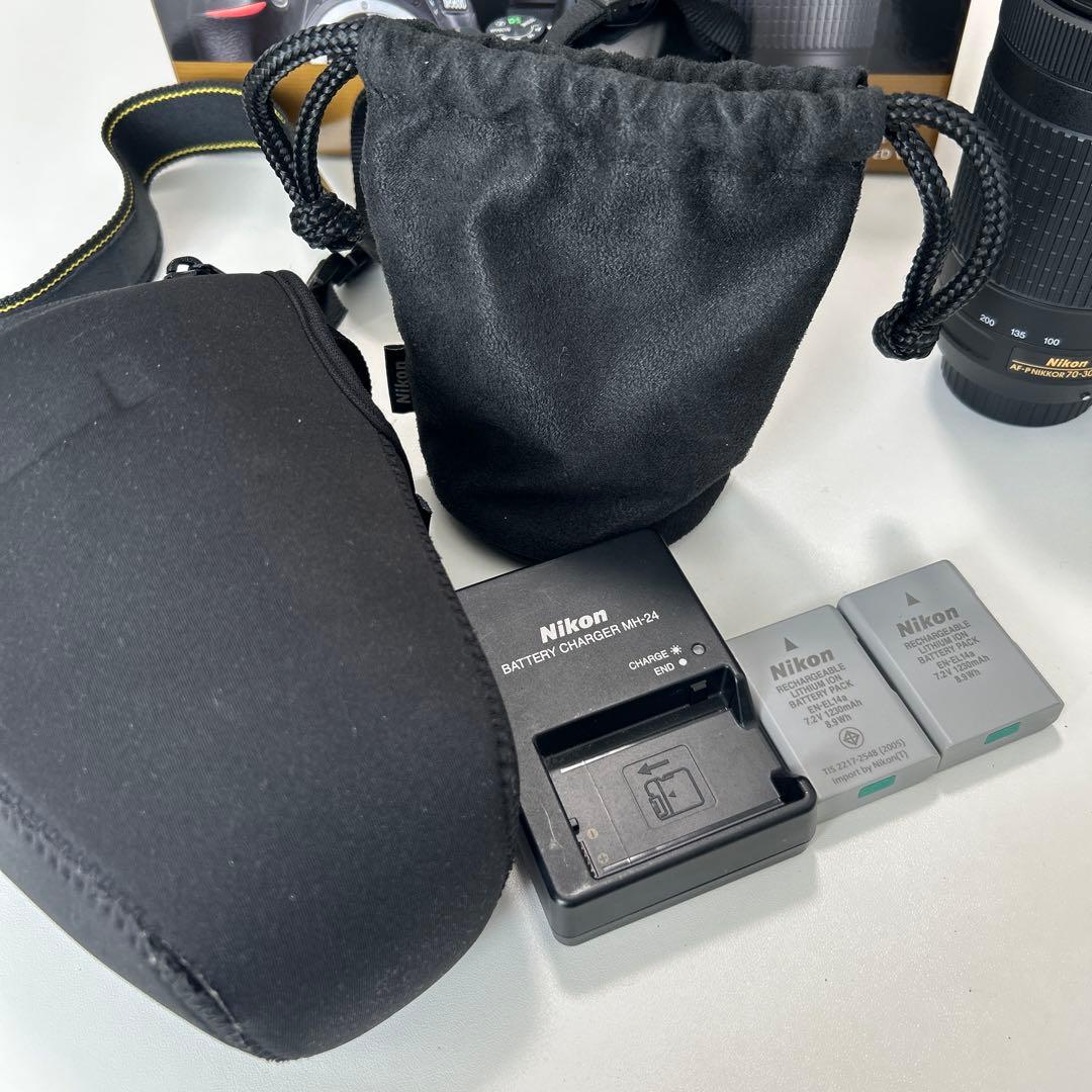 Nikon D5600 ダブルズームキット NIKKOR マイクロレンズ