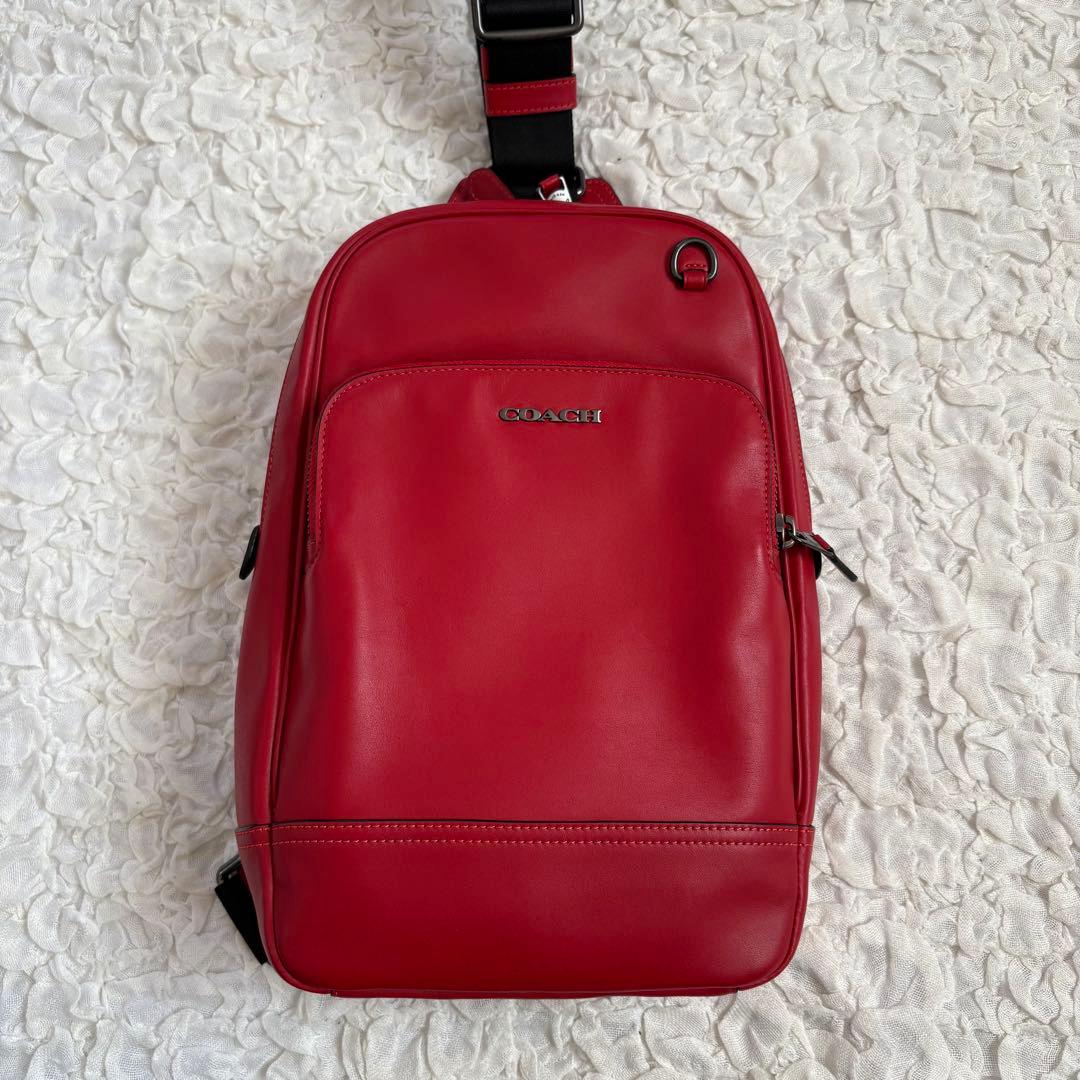 極美品　COACH グラハム　ボディバッグ　レッド