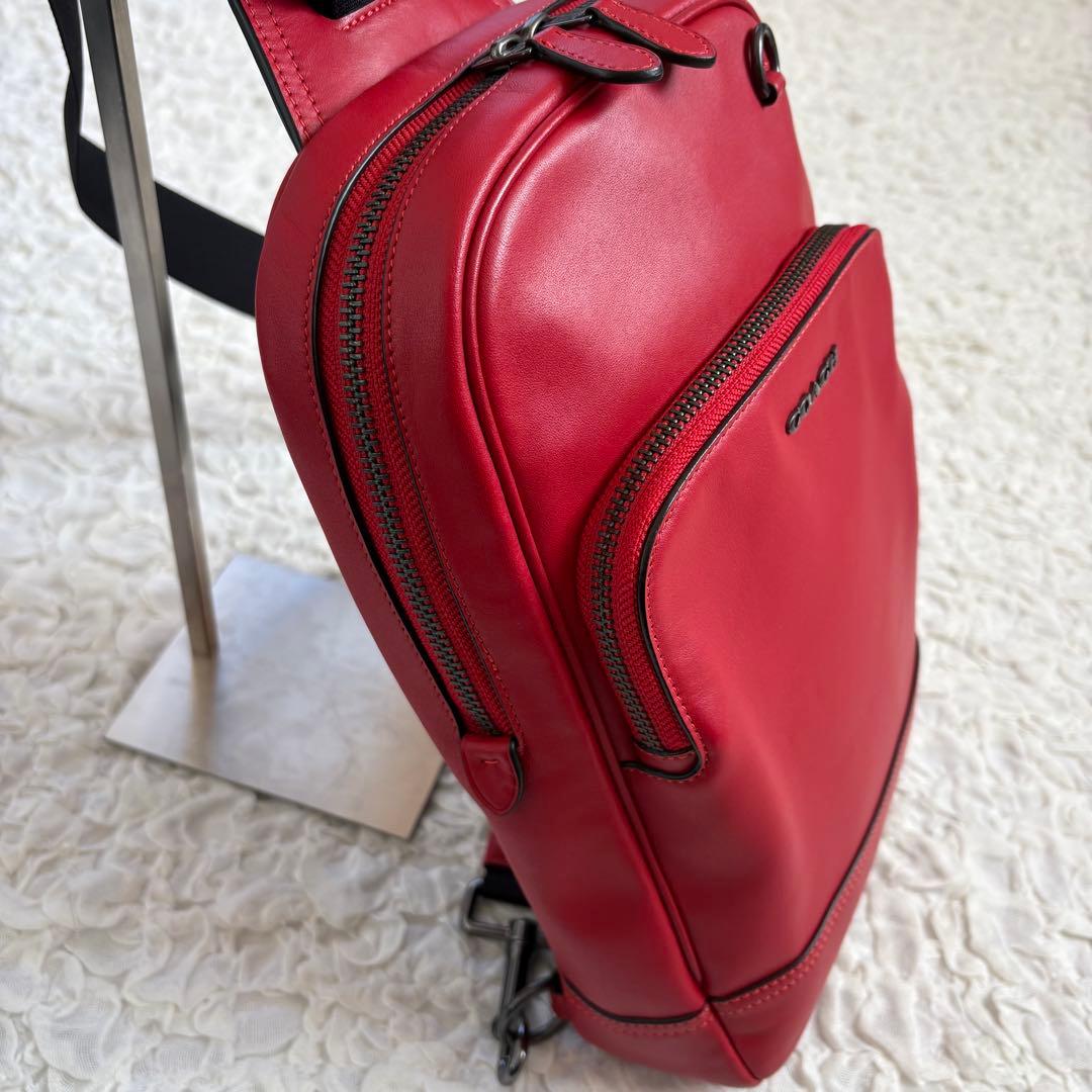 極美品　COACH グラハム　ボディバッグ　レッド