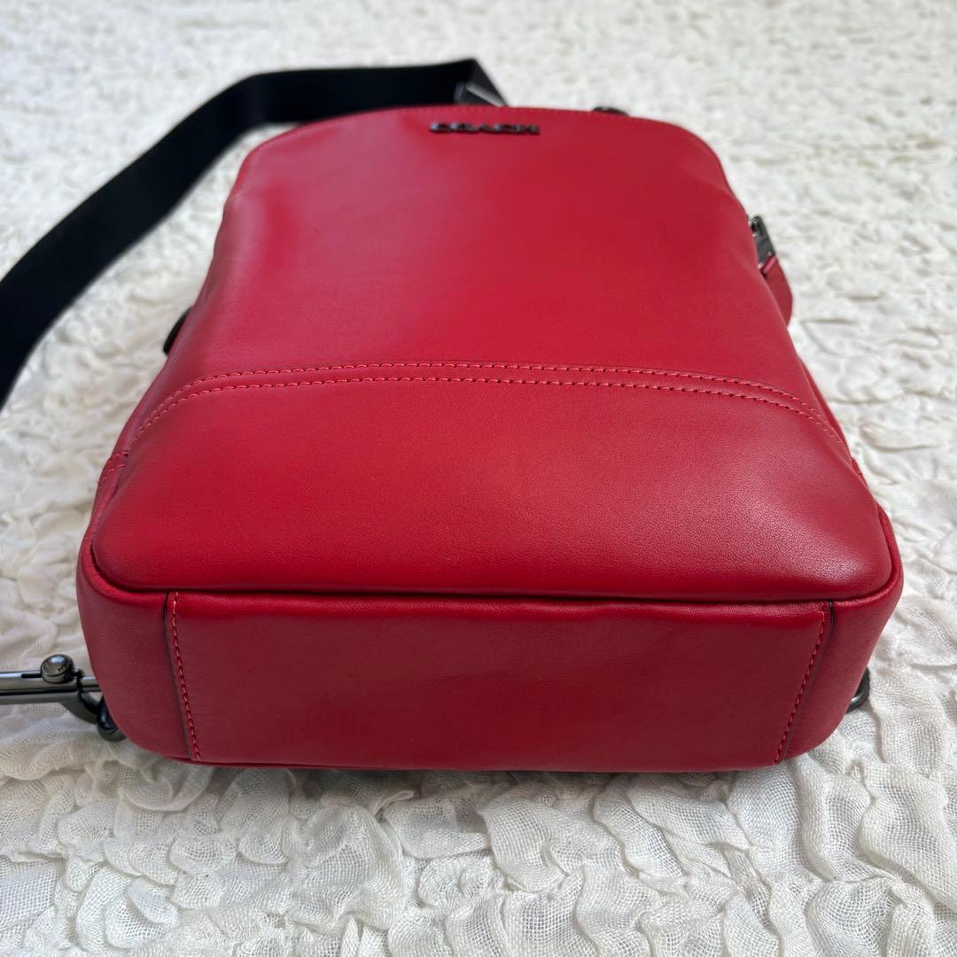 極美品　COACH グラハム　ボディバッグ　レッド