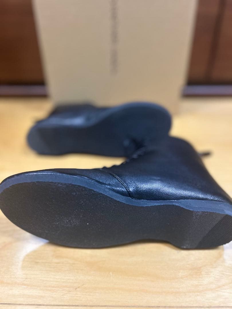 (未使用)ヨーガンレール 本革レースアップブーツ　ブラック23センチ