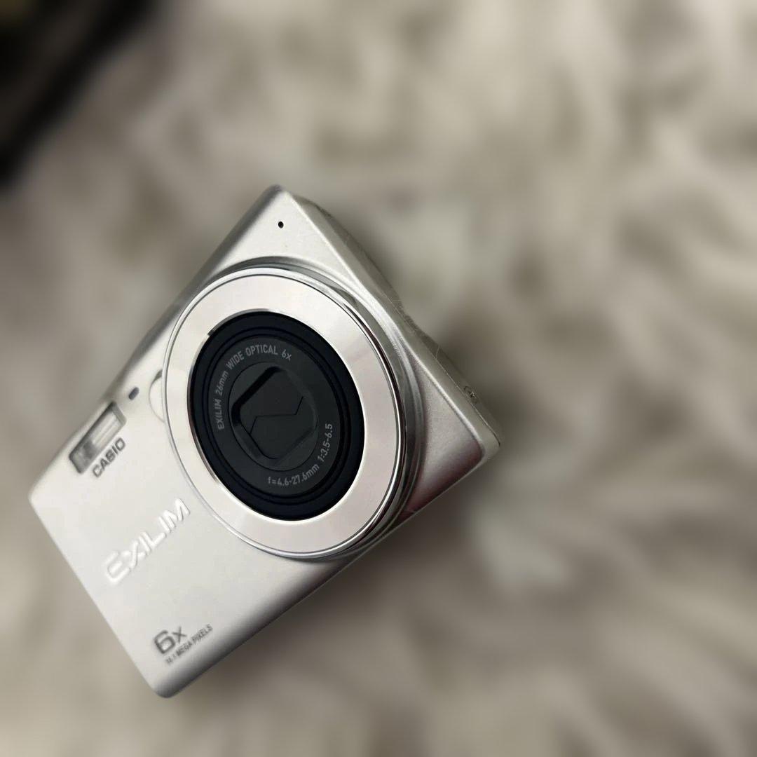 【未使用級】CASIO カシオ EXILIM EX-ZS28 付属品完備