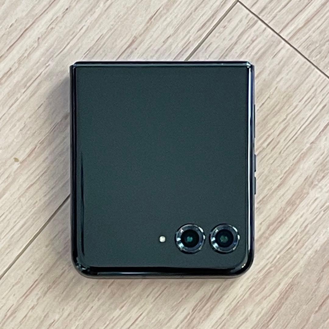 【美品】Motorola razr 50 ULTRA 本体 ブラック