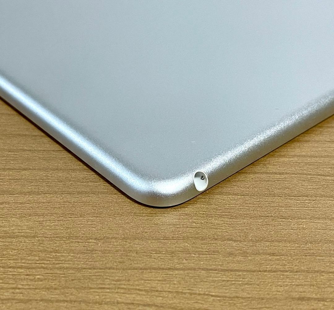 【美品】iPad Air2 Wi-Fiモデル 16GB シルバー