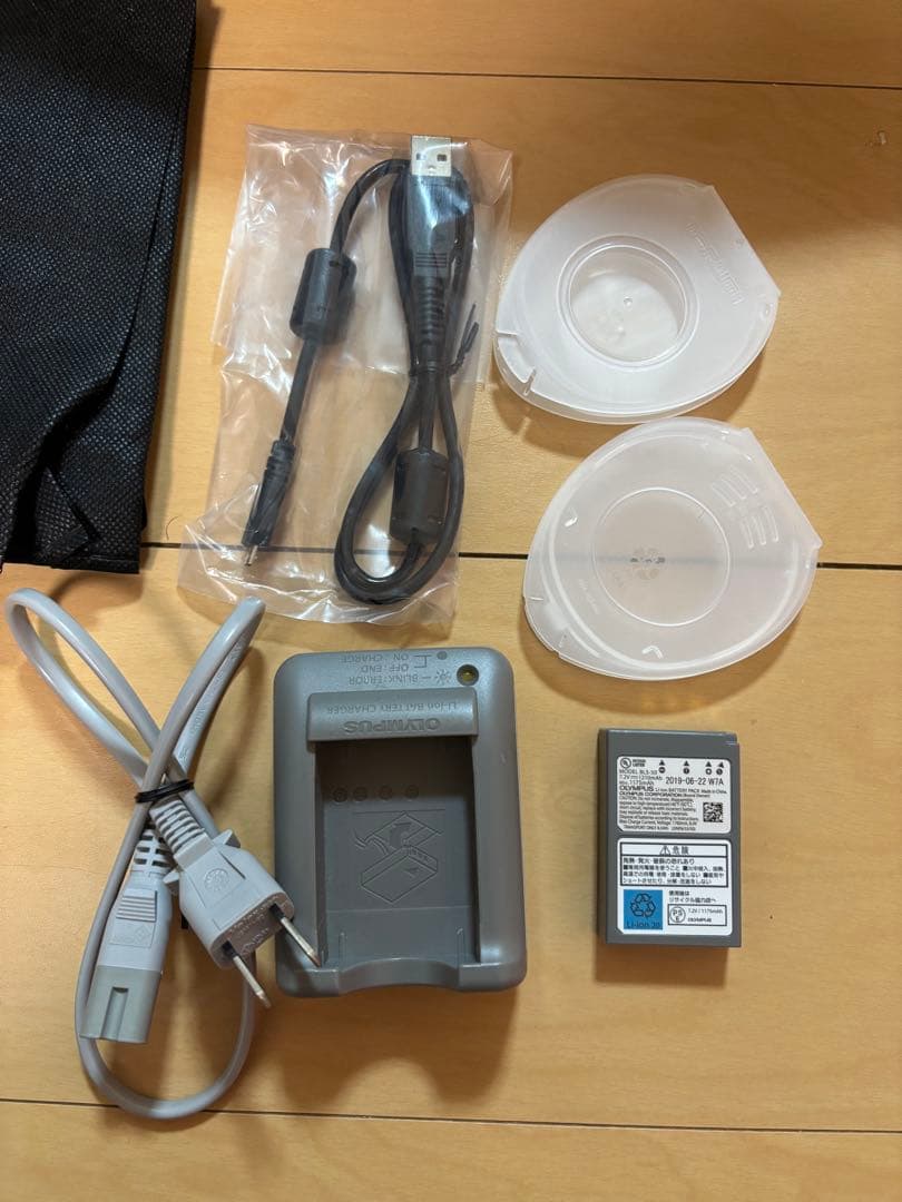 OLYMPUS カメラ レンズ付 箱あり 動作確認済 SDカードあり デジカメ