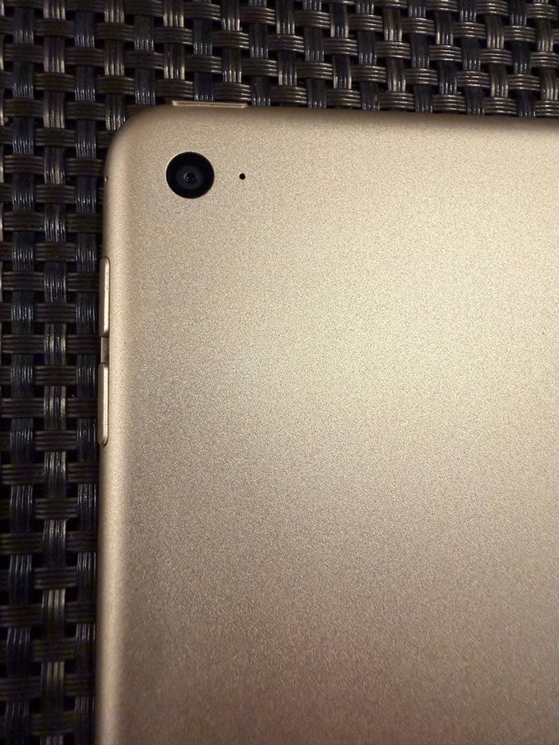 【美品激安】Apple iPad mini4人気ゴールド16GBWi-Fiモデル