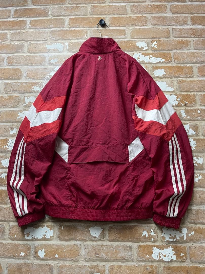 adidas バイエルン　トラックジャケット　ナイロンジャケット　赤　刺繍