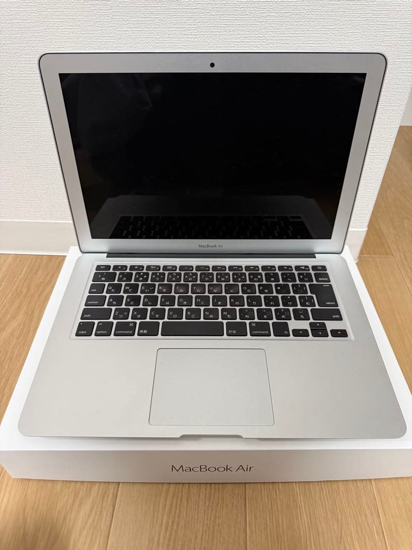 MacBook Air 13インチ シルバー 充電器付き　2019年版