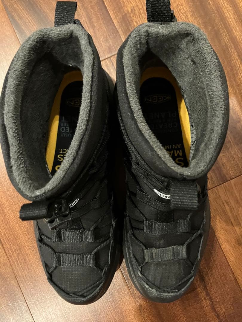 KEEN ブラック ハイカットブーツ