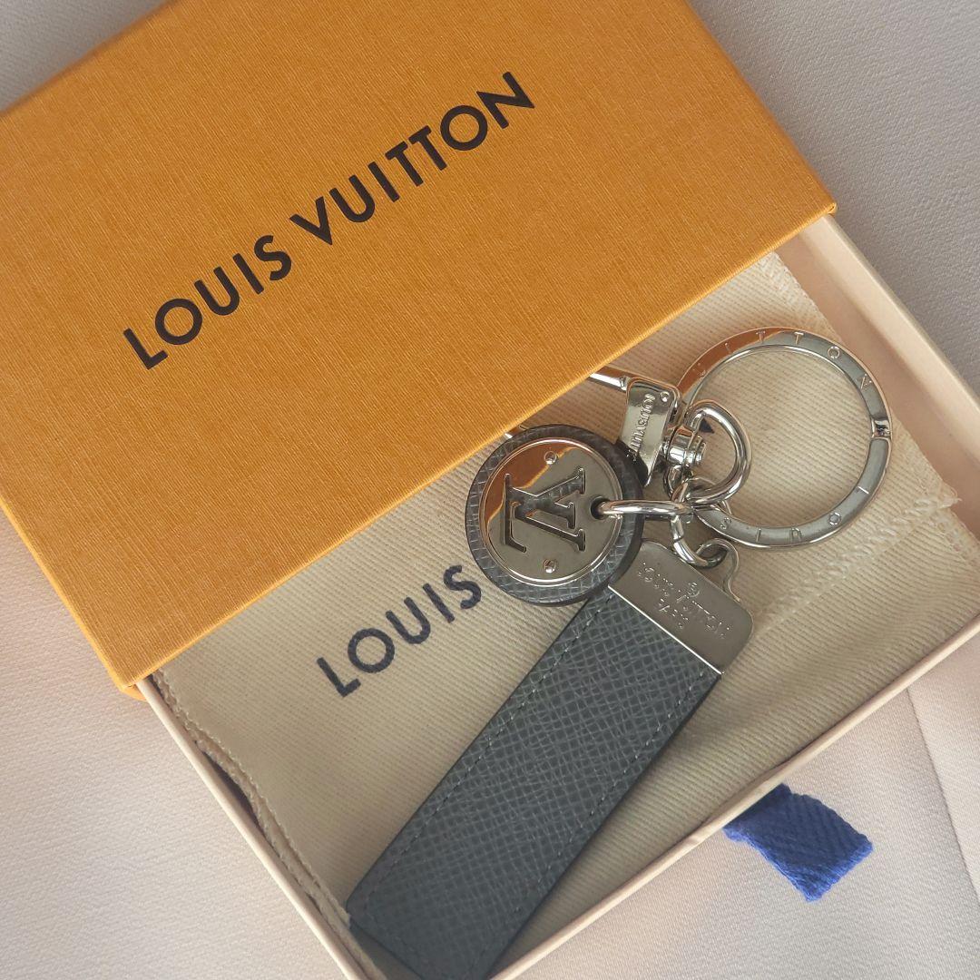 LOUIS VUITTON グレー キーホルダー キーリング
