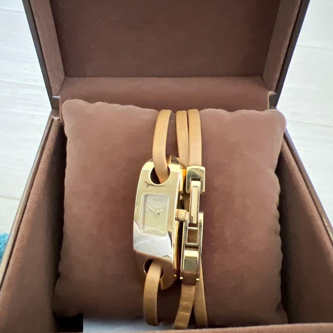GUCCI ゴールド ブレスレットウォッチ