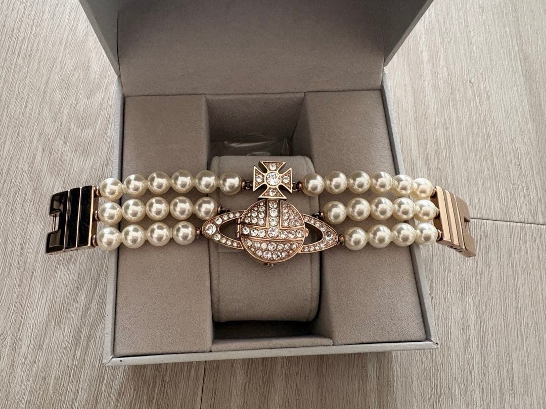 ヴィヴィアンウvivienne westwoodのブレスレット 時計