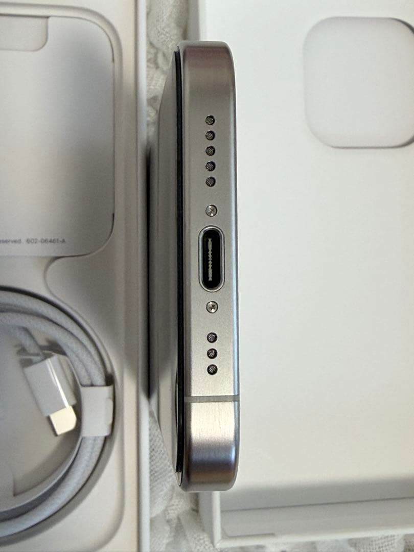 Apple iPhone15Pro 256GB ホワイトチタニウム 本体 極美品