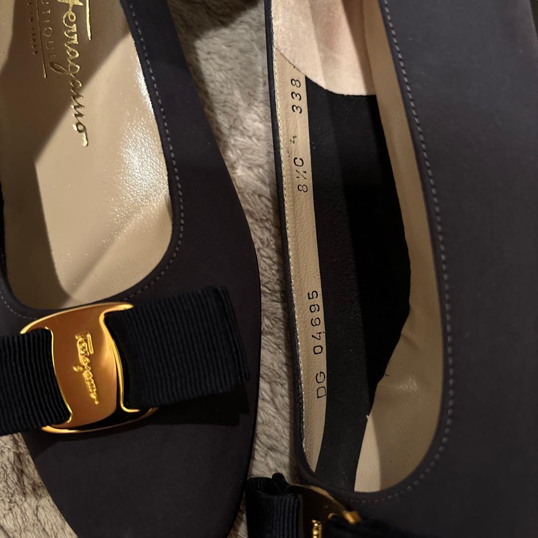 ⭐︎ サルヴァトーレ フェラガモ⭐︎ ヴァラ リボン ヌバック パンプス