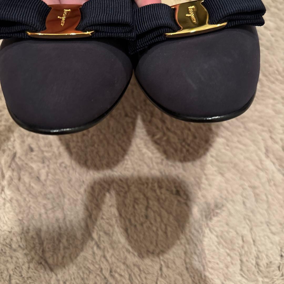 ⭐︎ サルヴァトーレ フェラガモ⭐︎ ヴァラ リボン ヌバック パンプス