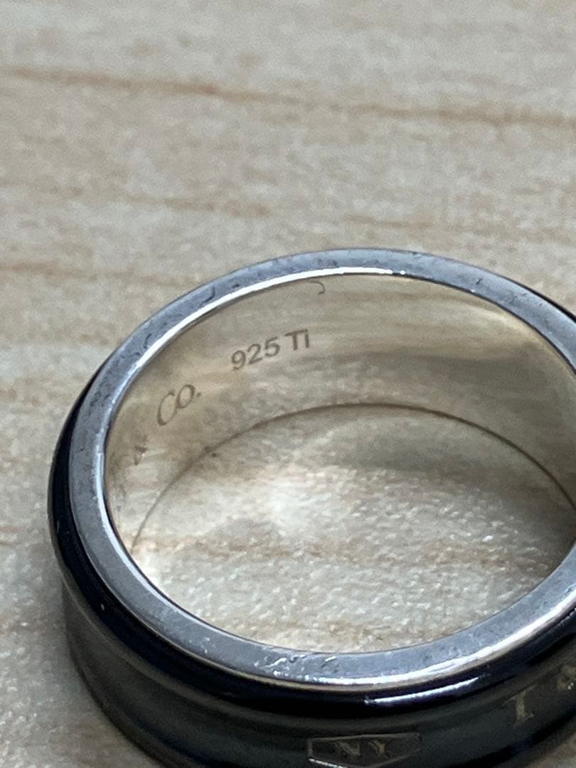 ティファニー 1837 ナロー リング ブラックチタン シルバー 指輪
