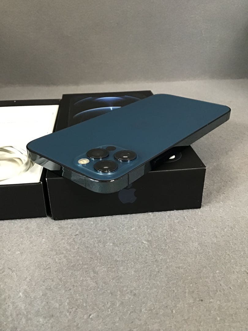 美品　国内版　SIMフリー　iPhone12 Pro 128GB ブルー色
