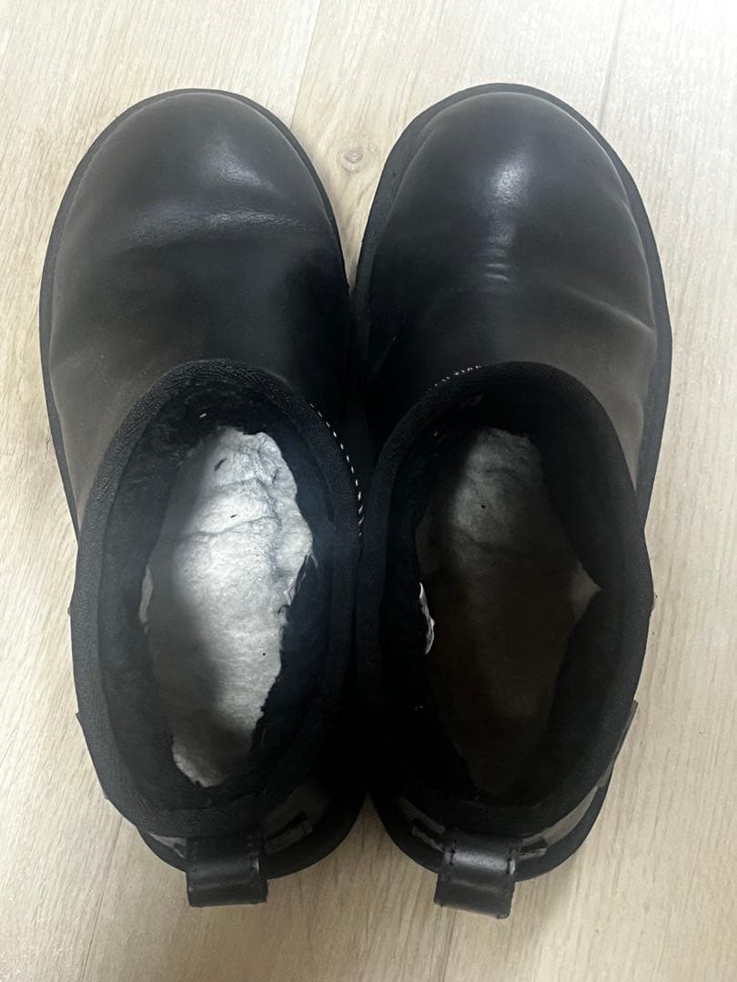 【UGG】Classic Ultra Mini LTHR Regen ブーツ