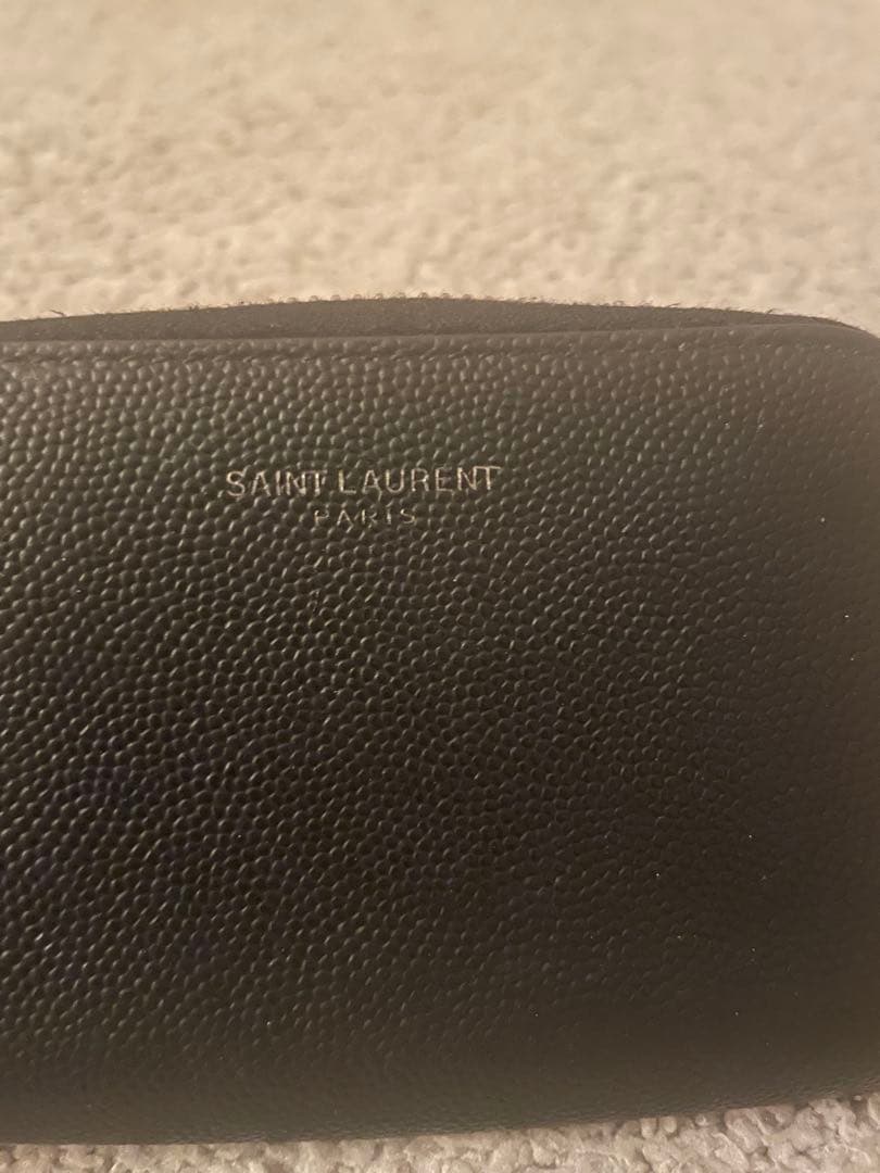 SAINT LAURENT ブラックケース