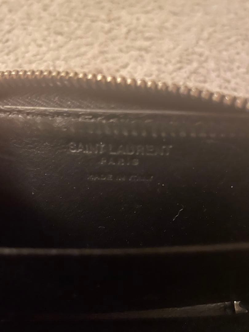 SAINT LAURENT ブラックケース