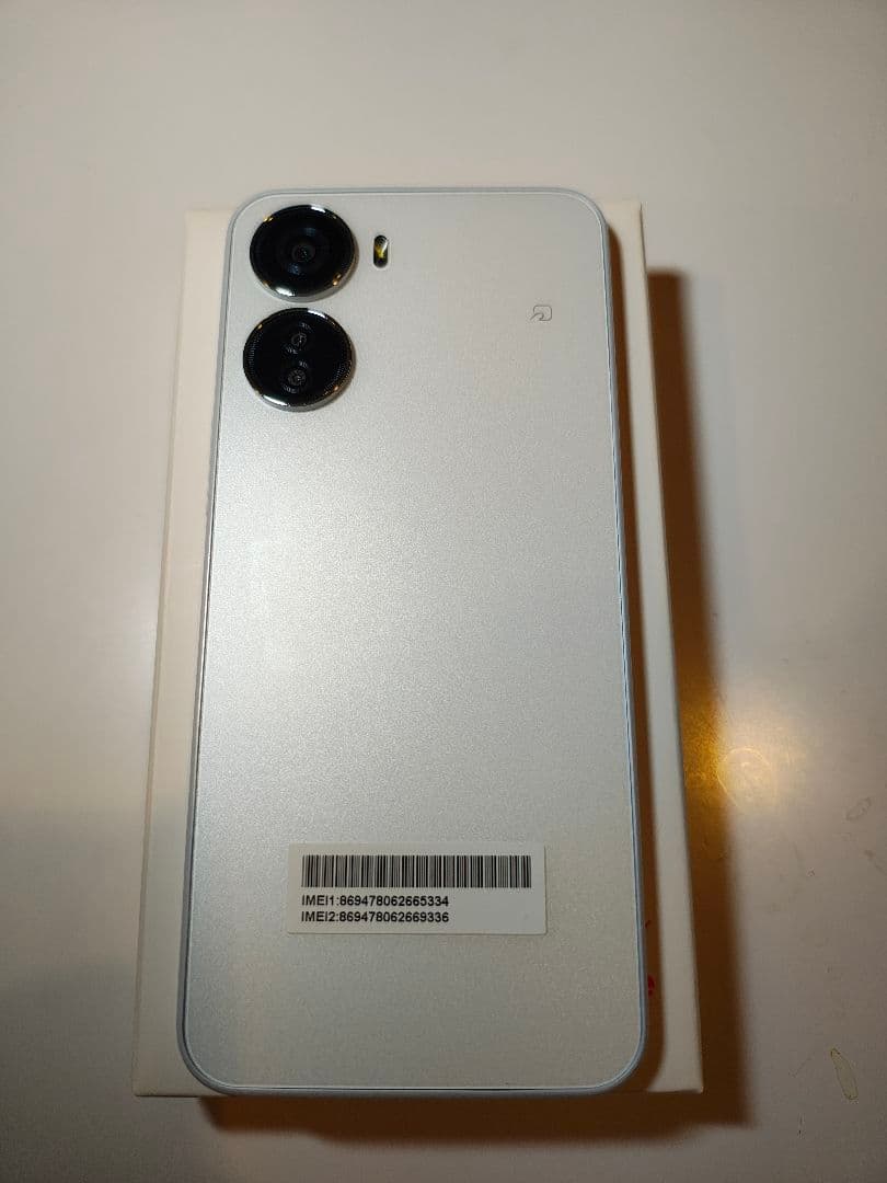 Libero 5G IV 本体 ホワイト ケース microSD64GB 付き