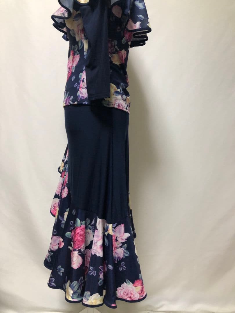 社交ダンス練習着レッスン着パーティ。未使用品レイリーナ花柄上下セットアップドレス