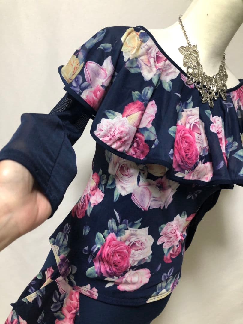 社交ダンス練習着レッスン着パーティ。未使用品レイリーナ花柄上下セットアップドレス