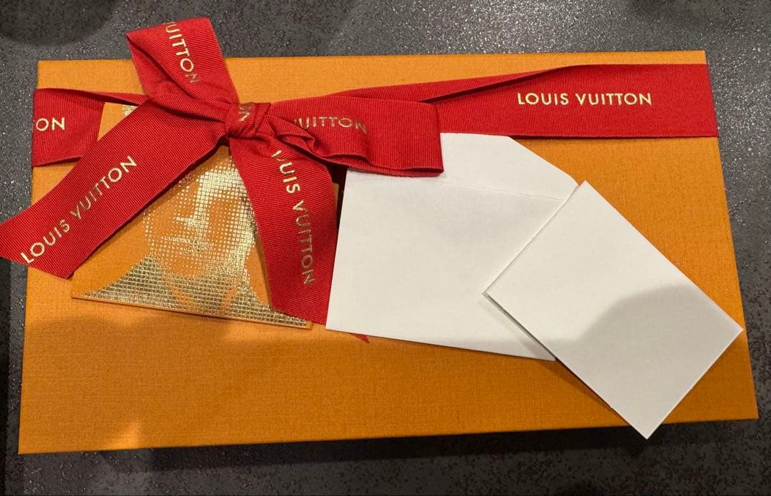 た*者様 ルイビトン エピ長財布