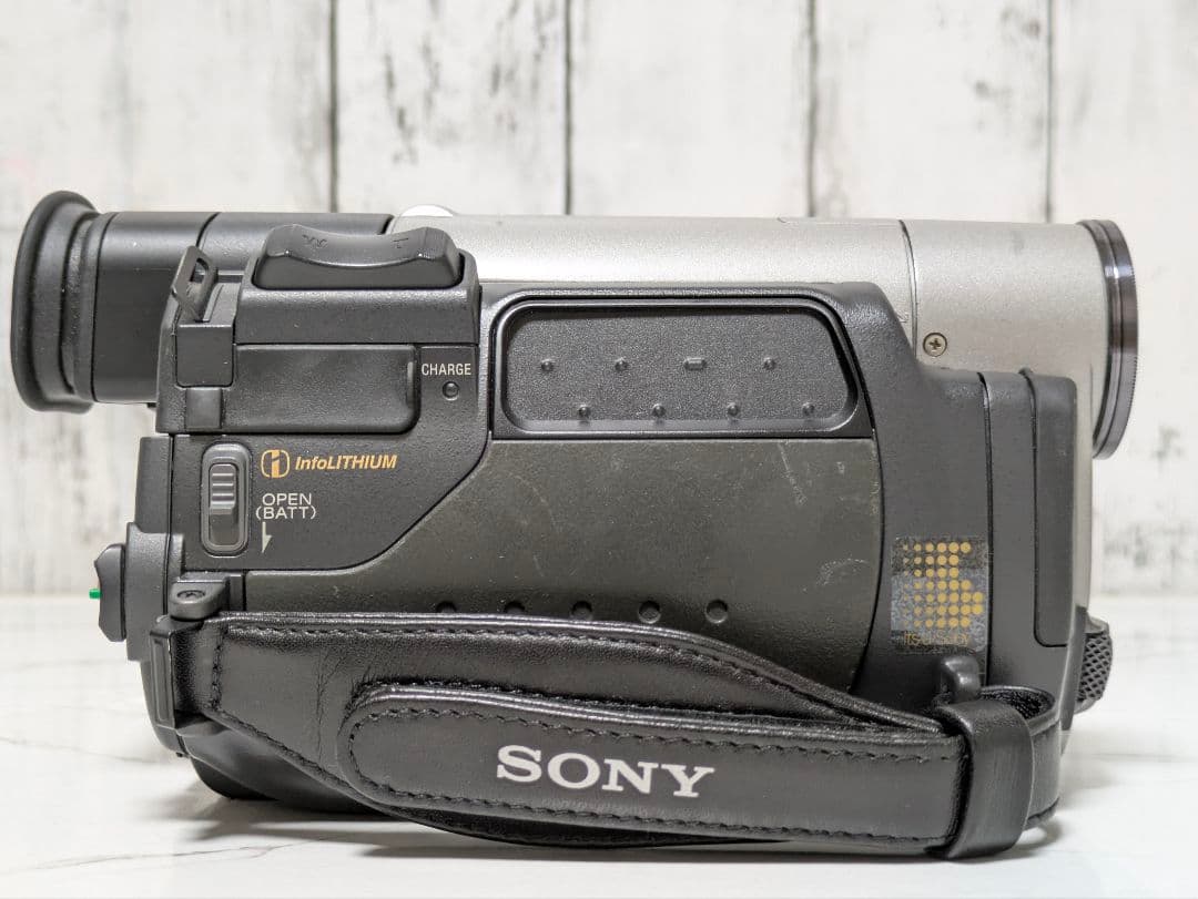 【希少】SONY　CCD-TR555　Hi8　8mm対応