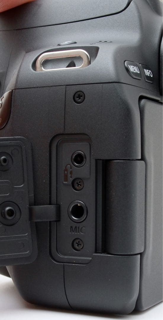 X7後継機！Canon EOS kiss X9★美品★Wi-Fi内蔵★バック付き