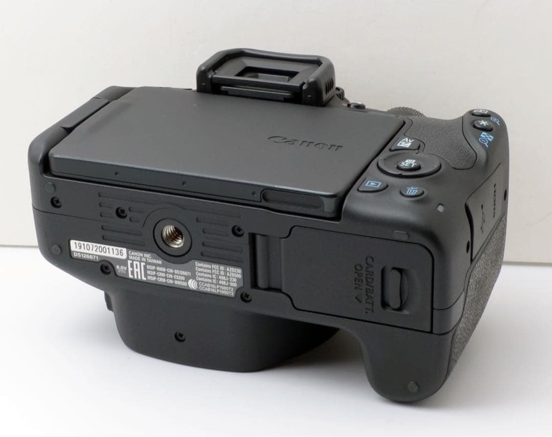 X7後継機！Canon EOS kiss X9★美品★Wi-Fi内蔵★バック付き