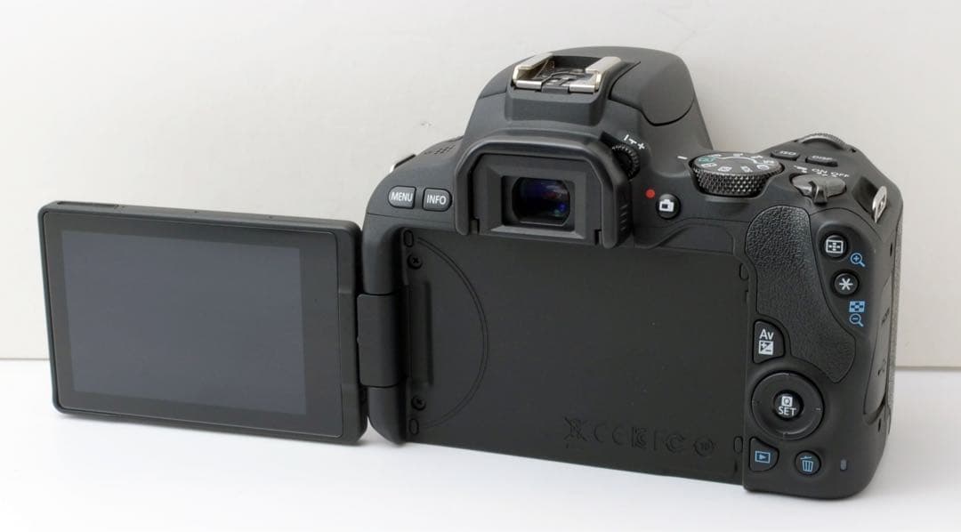 X7後継機！Canon EOS kiss X9★美品★Wi-Fi内蔵★バック付き