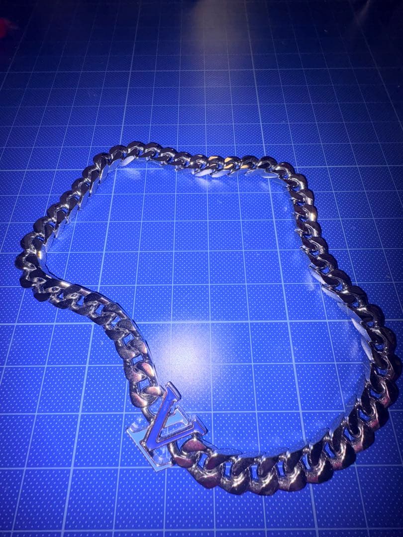 LVロゴ チェーンネックレス