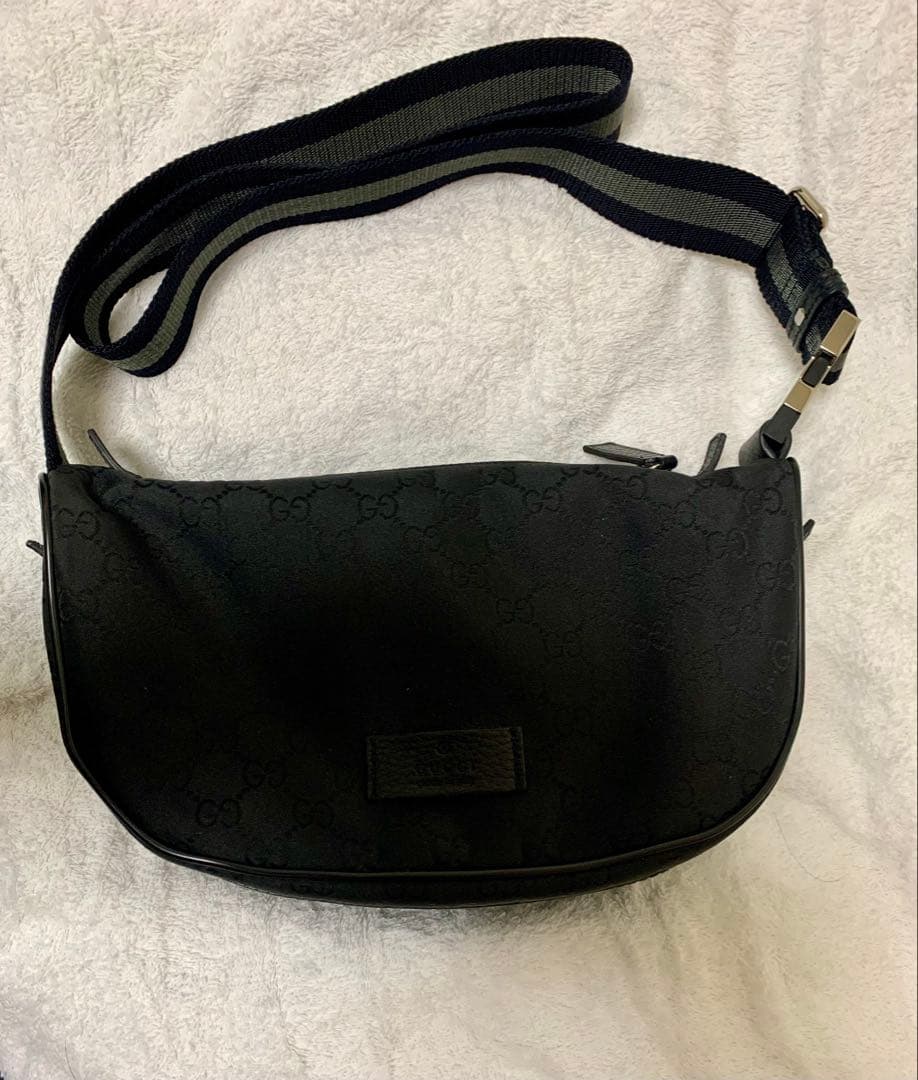 GUCCI グッチ　ボディバッグ　ブラック