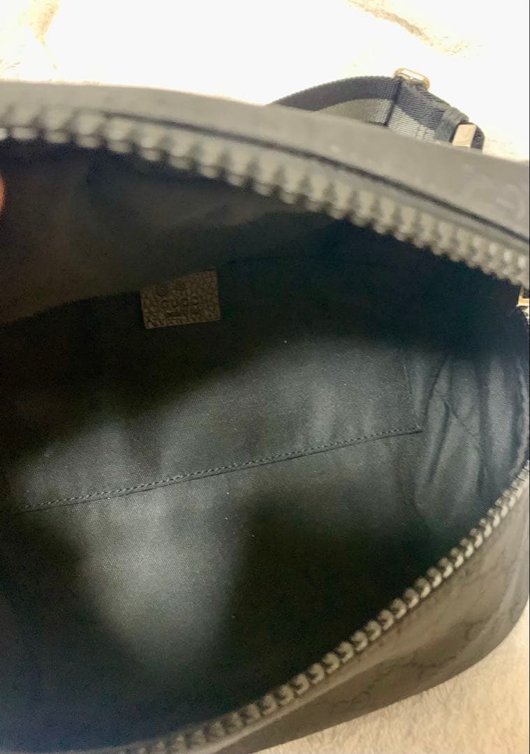 GUCCI グッチ　ボディバッグ　ブラック