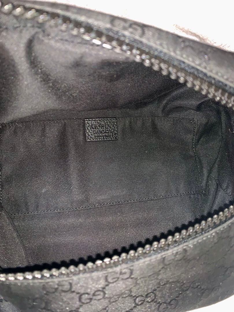 GUCCI グッチ　ボディバッグ　ブラック