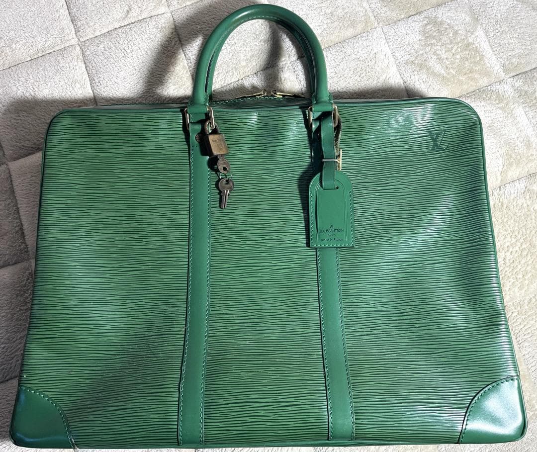 Louis Vuitton エピレザー ビジネスバッグ グリーン