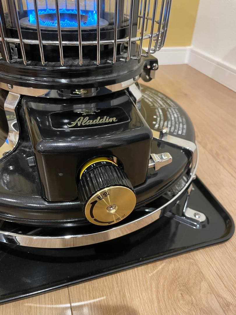 収納袋付Aladdinアラジン石油ストーブブルーフレームBF3906 ブラック