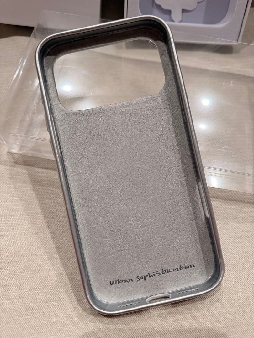 urban sophistication シルバー　iPhoneケース