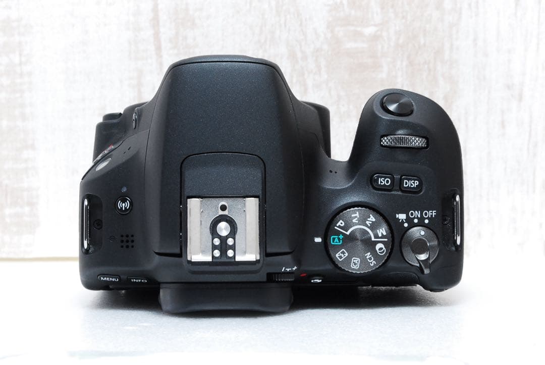 ❤️美品❤️Wi-Fi搭載❤️取扱説明書付❤️軽量❤️ Canon Kiss X9